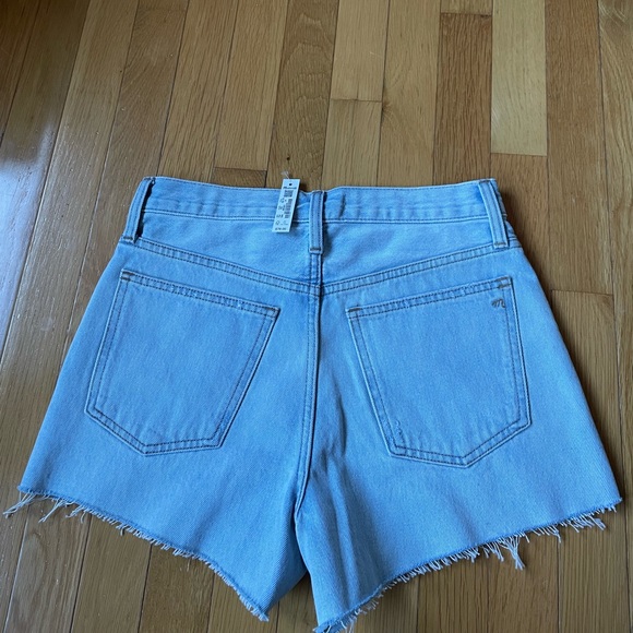 NWT Waist 24 mild rise jean shorts - Picture 2 of 3